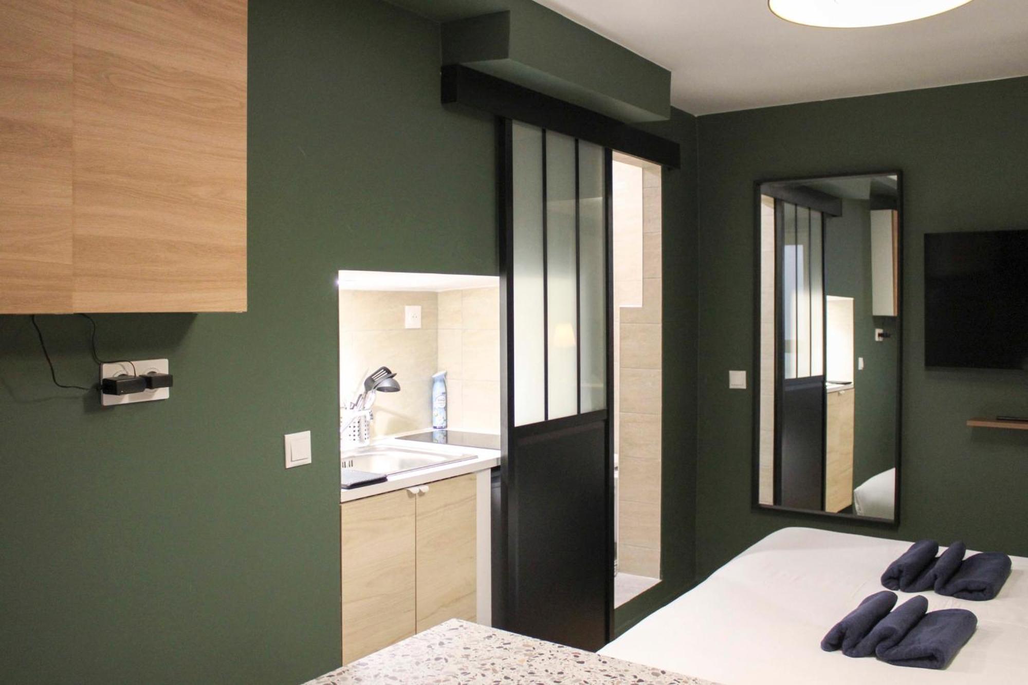 Beautiful 2 Steps From The Musee Grevin Appartement Parijs